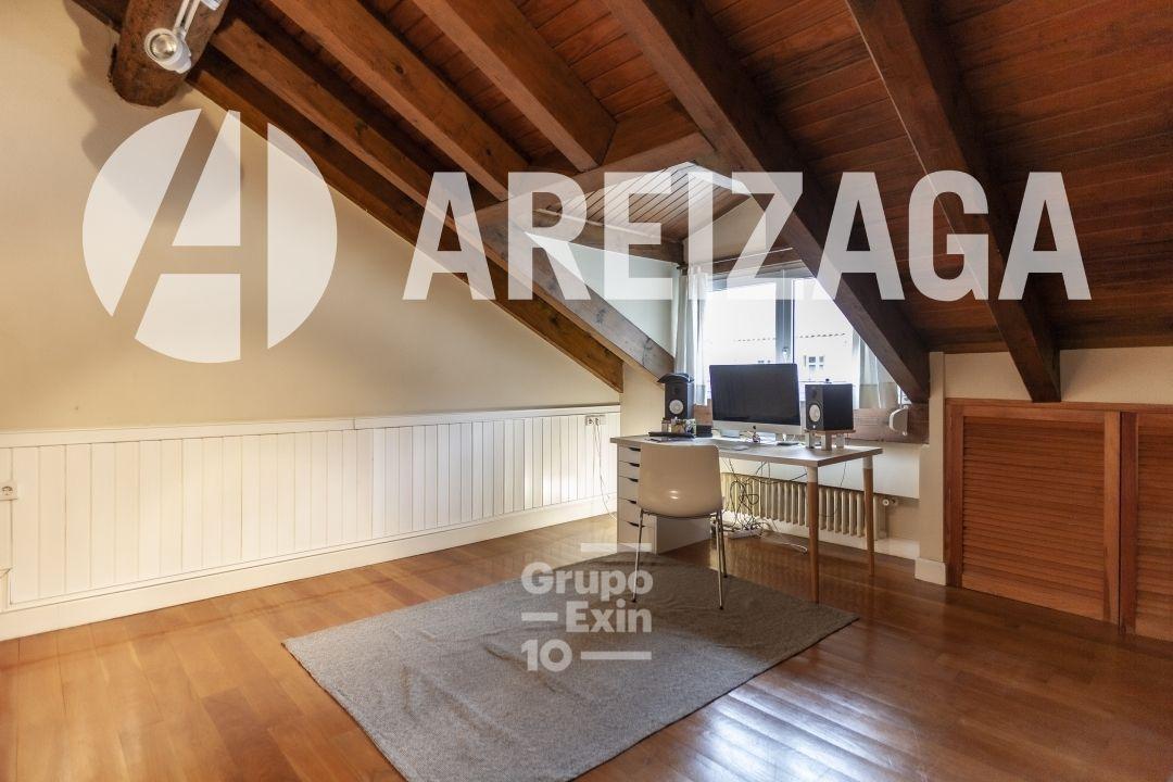 Flat for Sale in San Sebastián