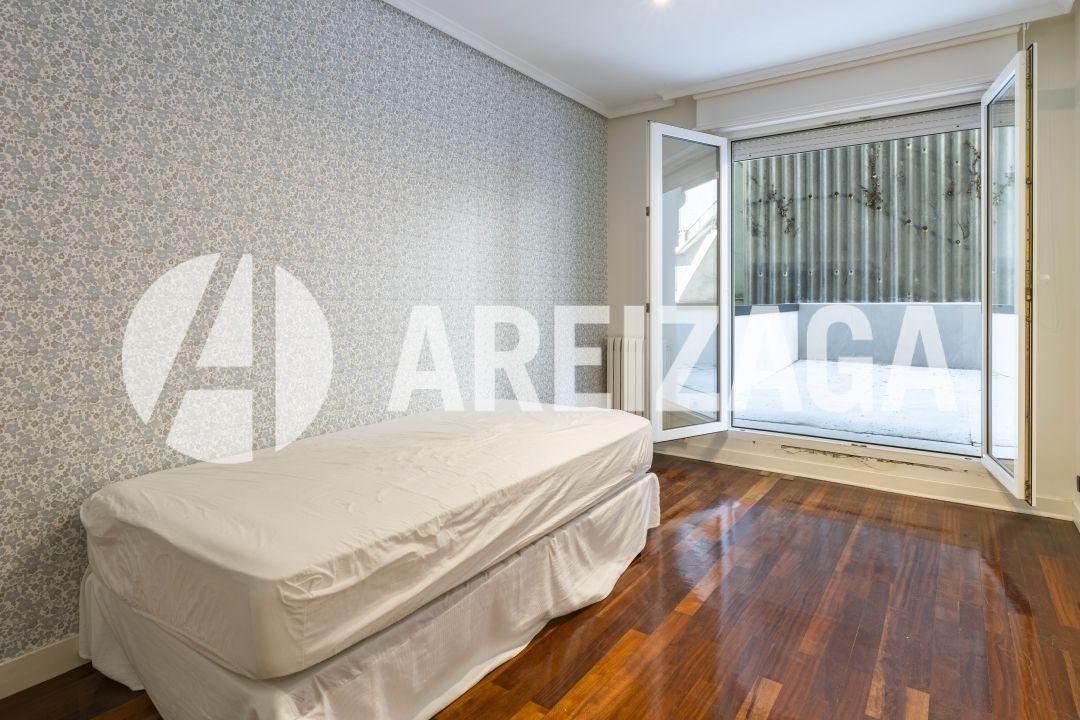 Flat for Sale in San Sebastián
