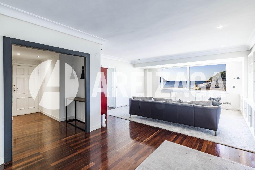 Flat for Sale in San Sebastián