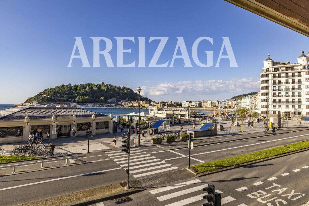 Flat for Sale in San Sebastián