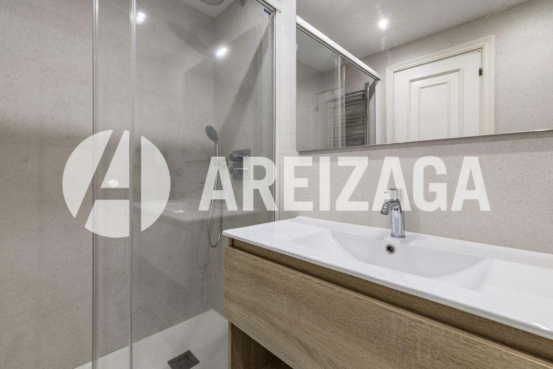 Flat for Sale in San Sebastián