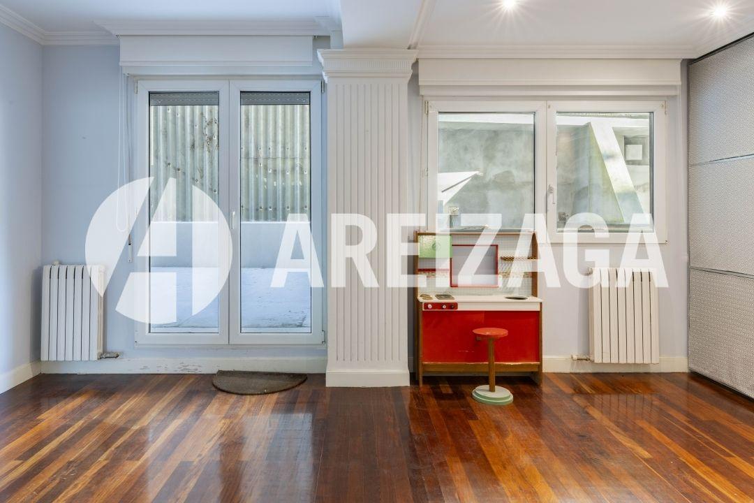 Flat for Sale in San Sebastián