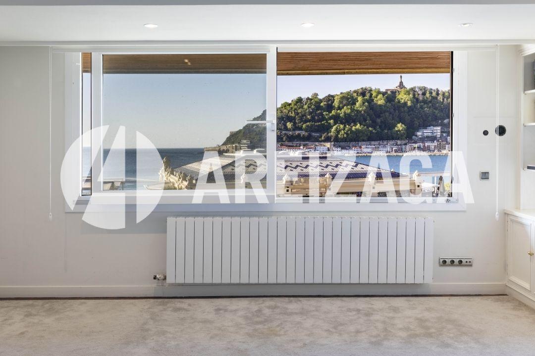 Flat for Sale in San Sebastián