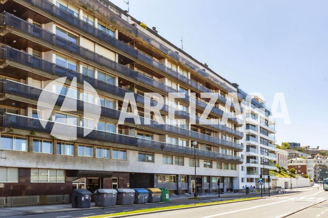 Flat for Sale in San Sebastián