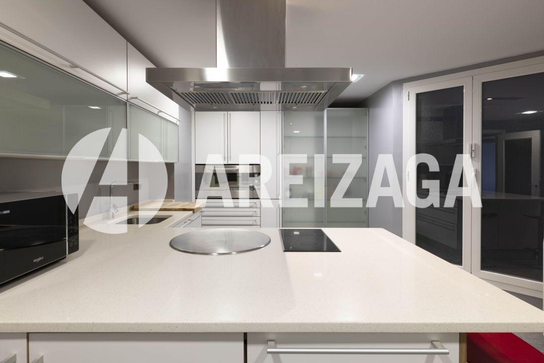 Flat for Sale in San Sebastián