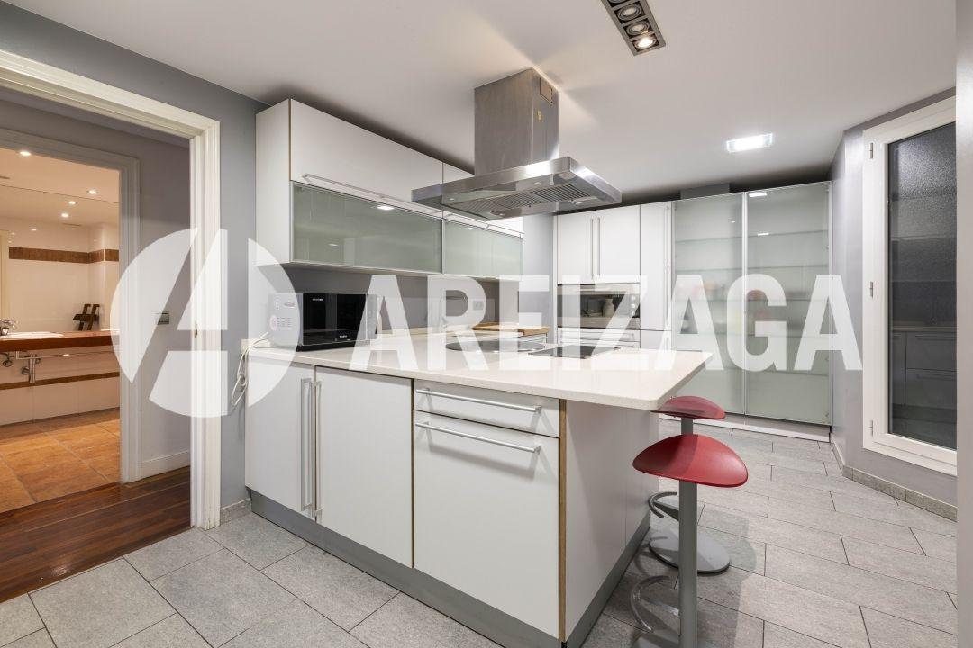 Flat for Sale in San Sebastián