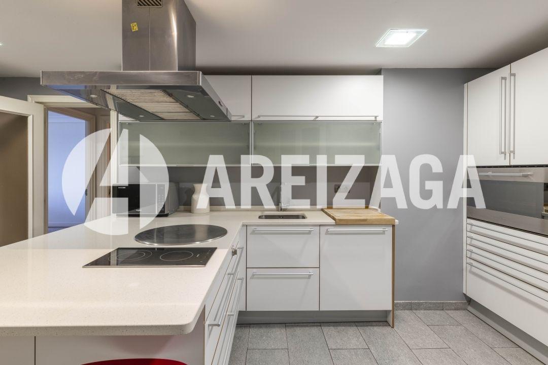 Flat for Sale in San Sebastián