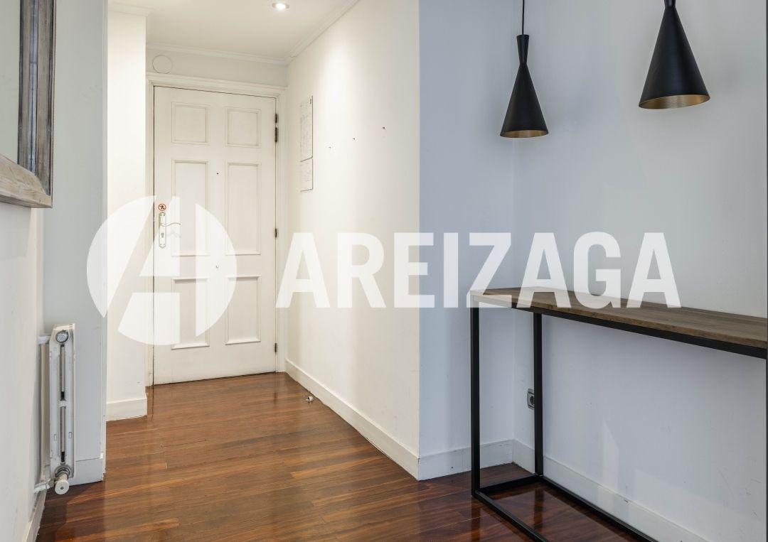 Flat for Sale in San Sebastián