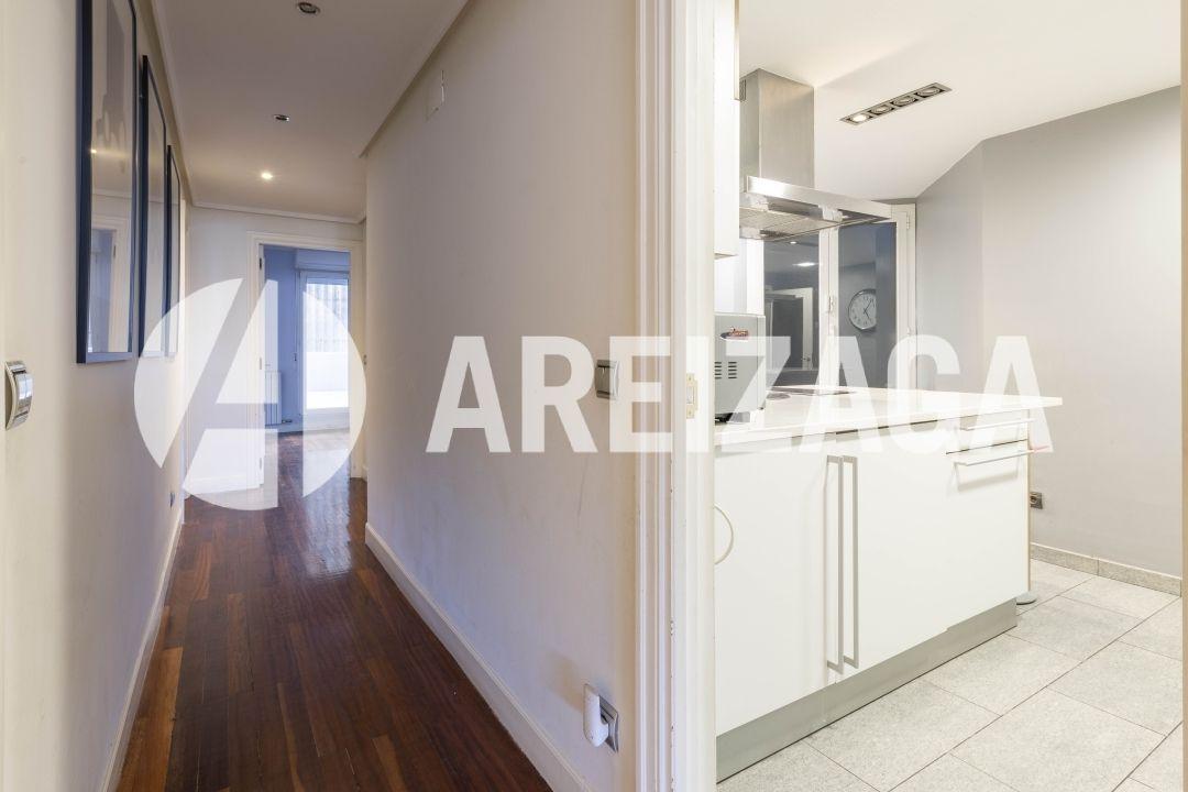 Flat for Sale in San Sebastián