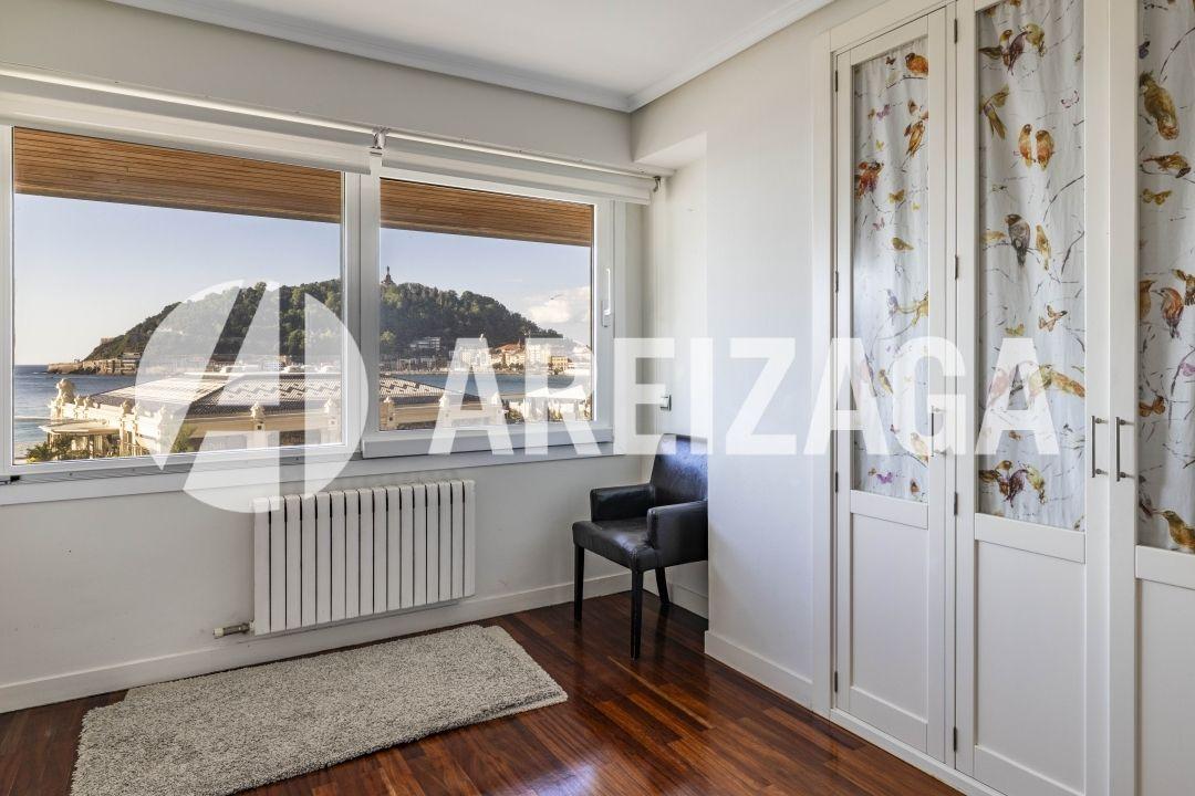 Flat for Sale in San Sebastián