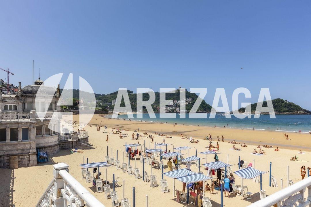 Flat for Sale in San Sebastián