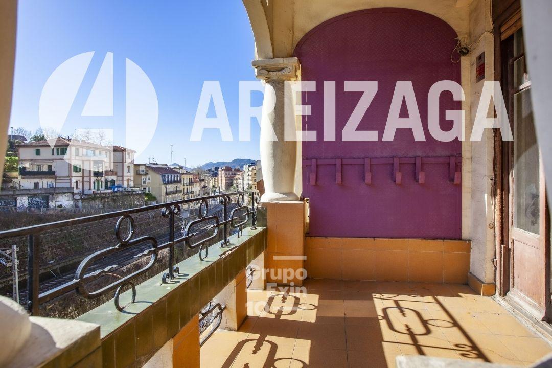 Flat for Sale in San Sebastián