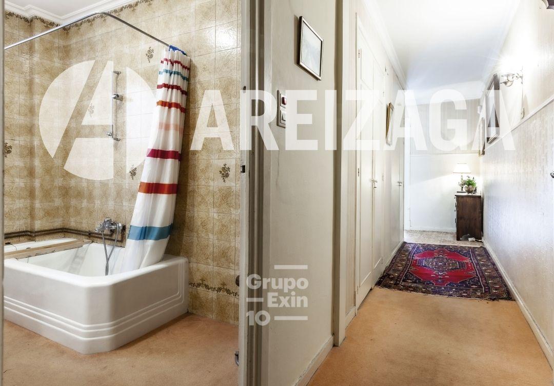 Flat for Sale in San Sebastián