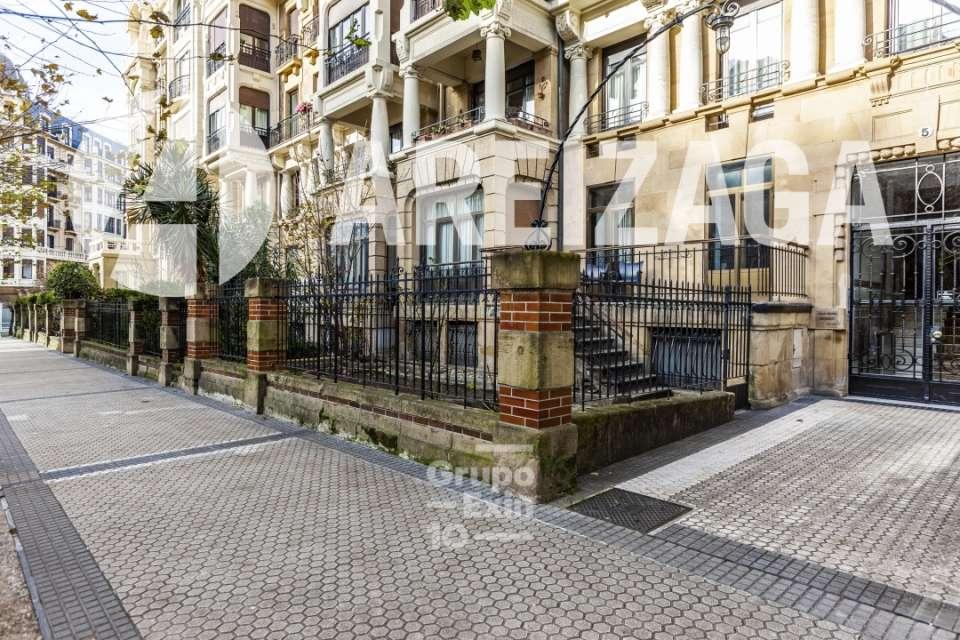 Flat for Sale in San Sebastián