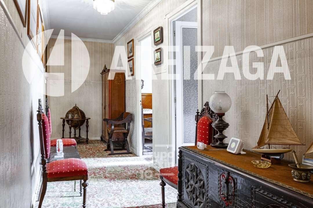 Flat for Sale in San Sebastián