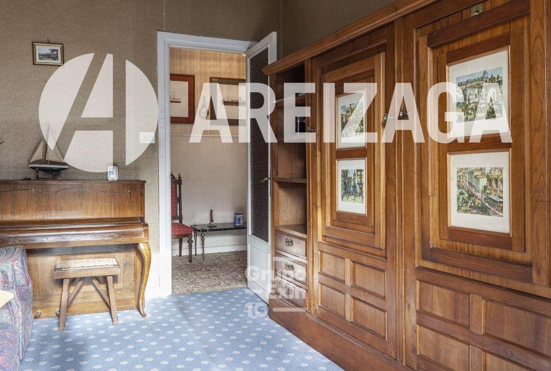 Flat for Sale in San Sebastián