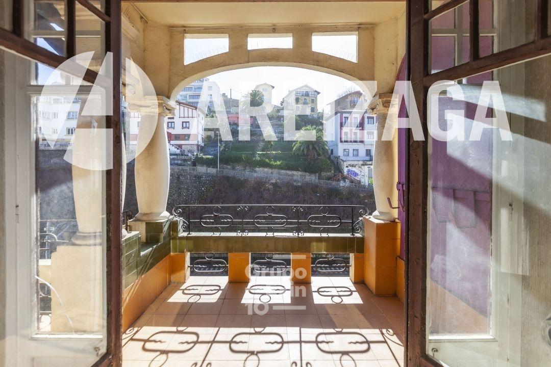 Flat for Sale in San Sebastián