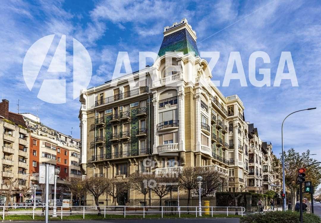 Flat for Sale in San Sebastián