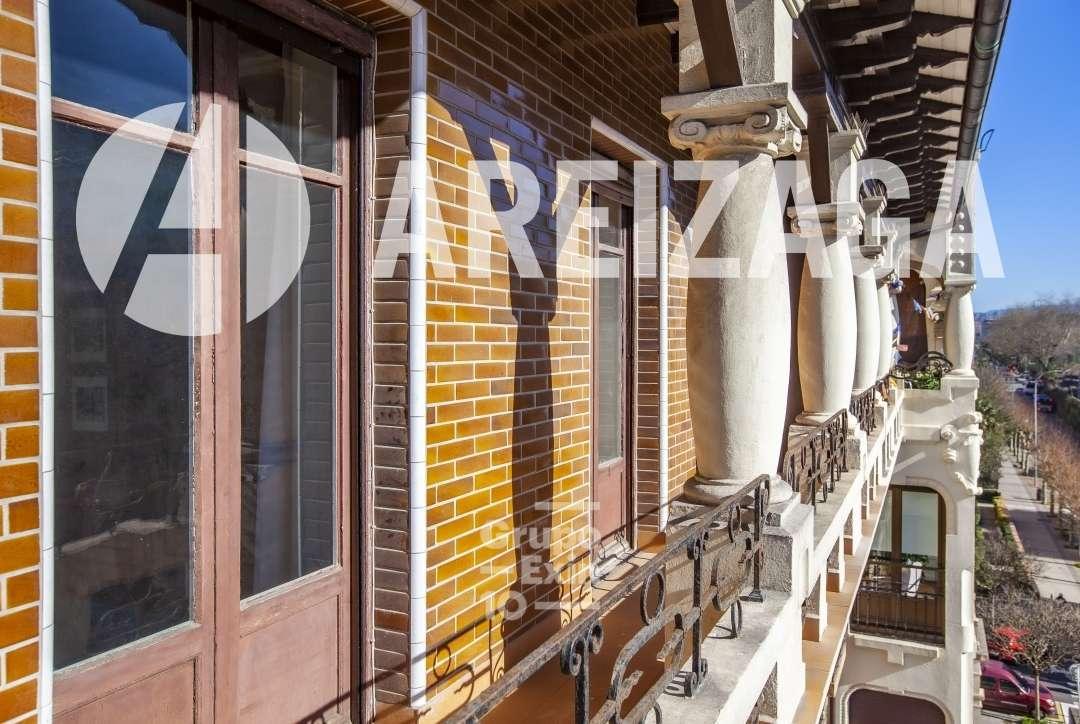 Flat for Sale in San Sebastián