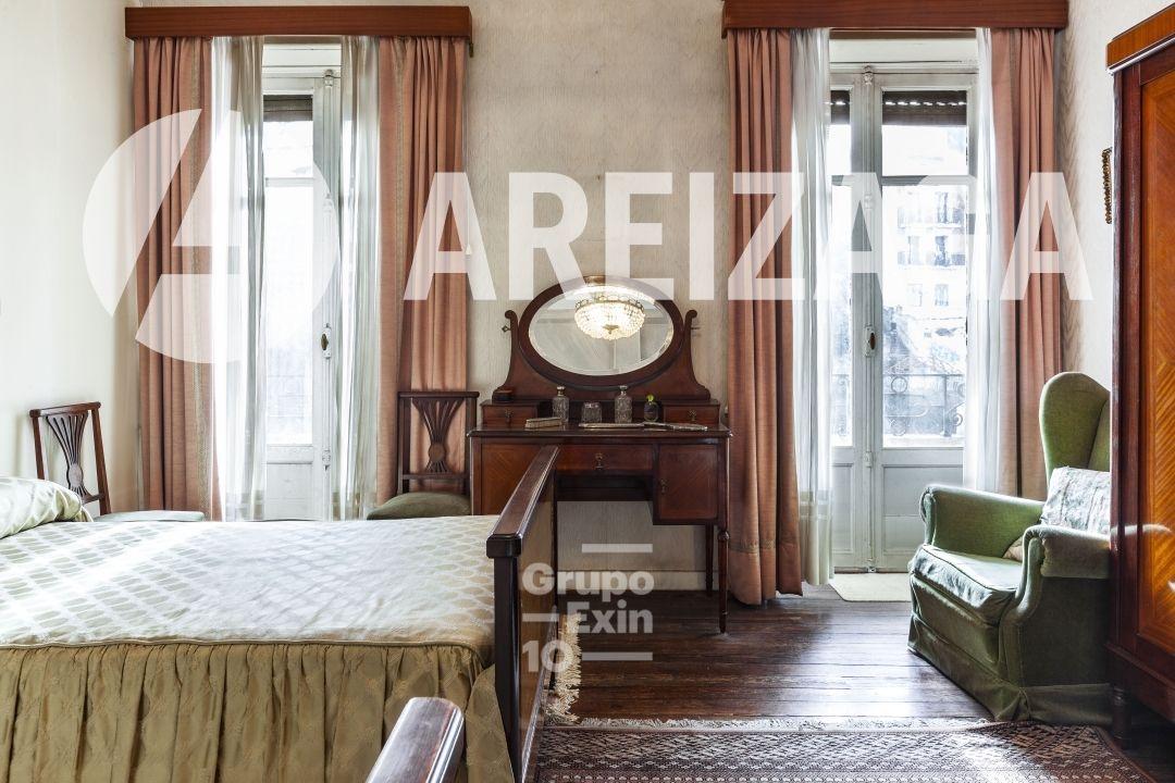 Flat for Sale in San Sebastián