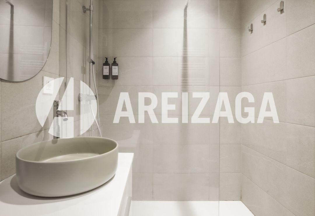 Flat for Sale in San Sebastián