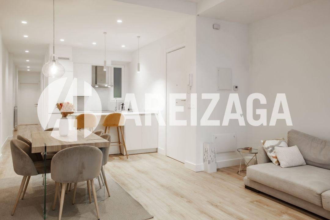 Flat for Sale in San Sebastián