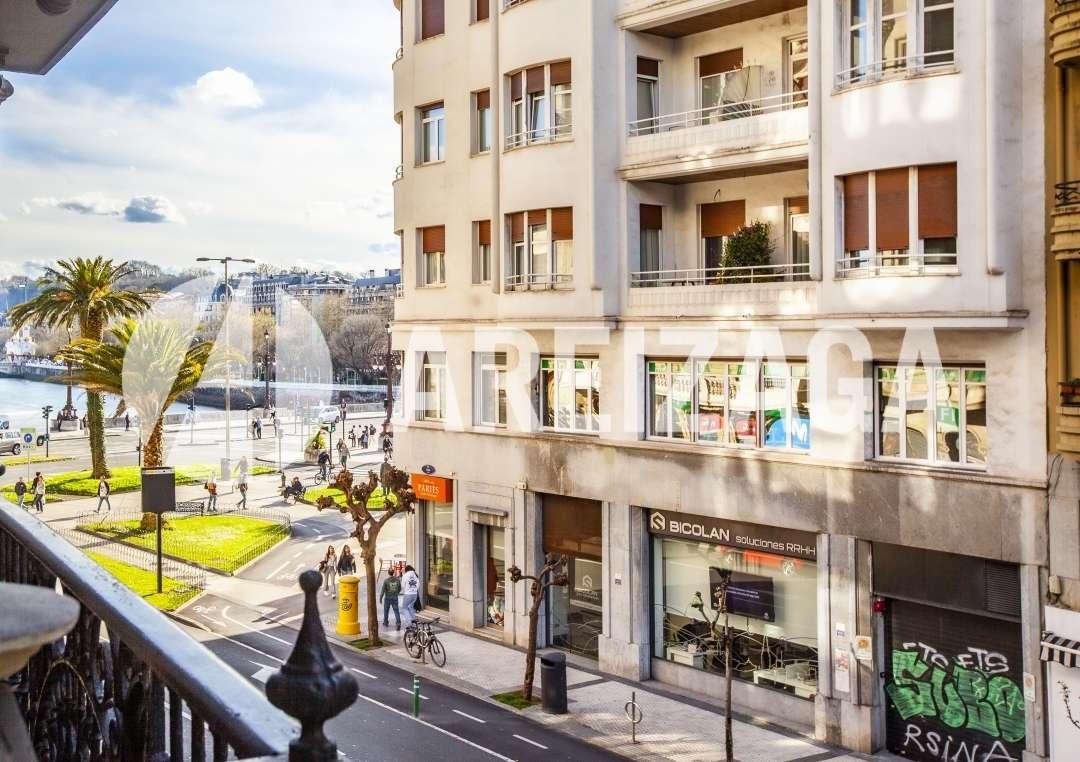 Flat for Sale in San Sebastián