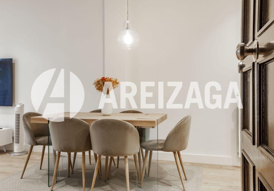 Flat for Sale in San Sebastián