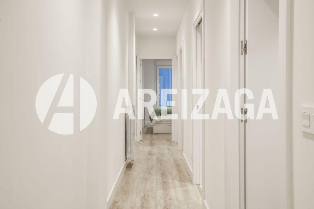 Flat for Sale in San Sebastián