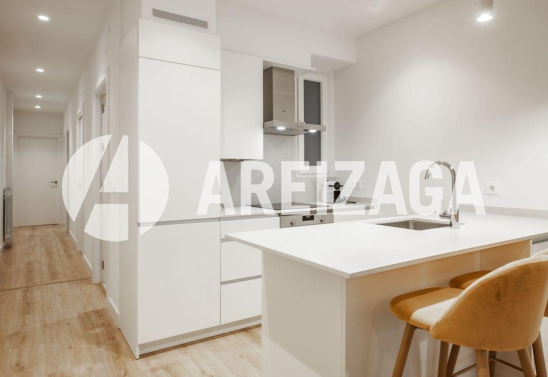 Flat for Sale in San Sebastián