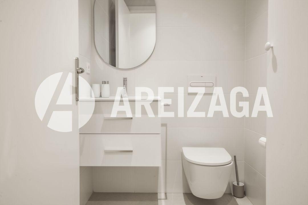Flat for Sale in San Sebastián