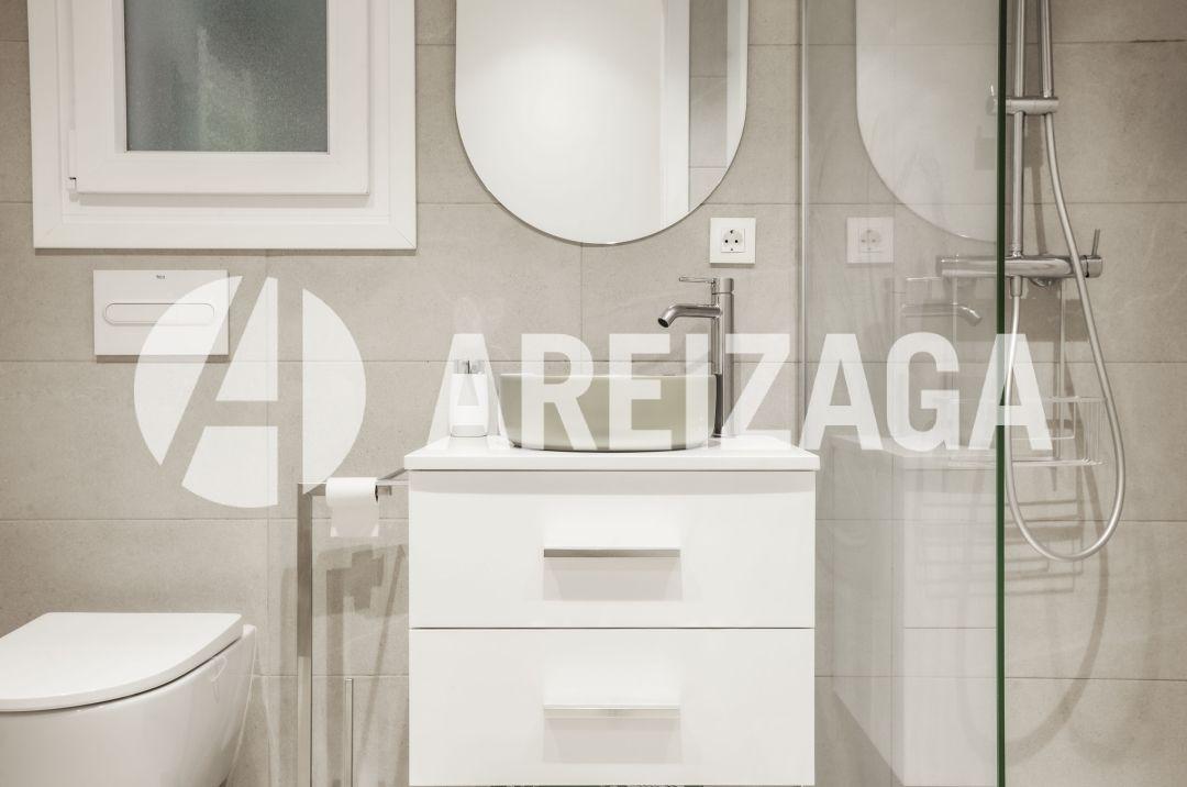 Flat for Sale in San Sebastián