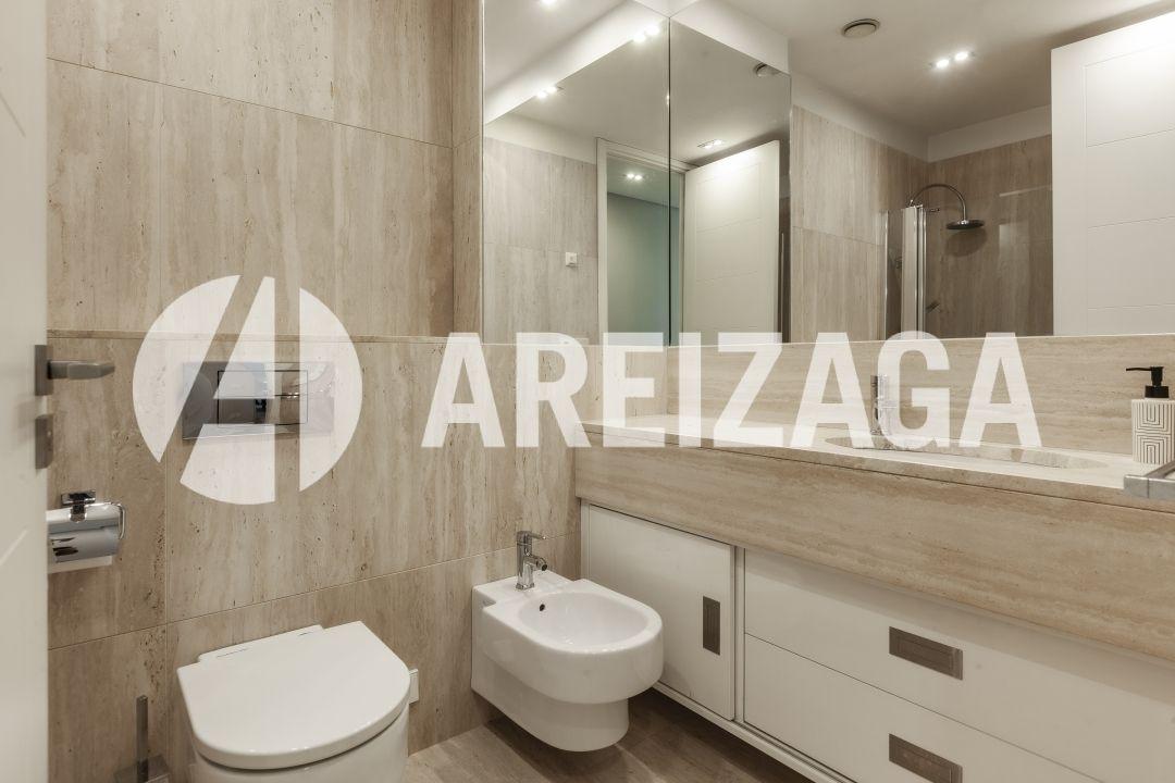 Flat for Sale in San Sebastián