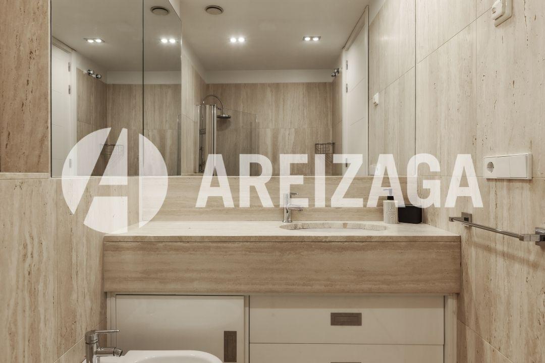 Flat for Sale in San Sebastián