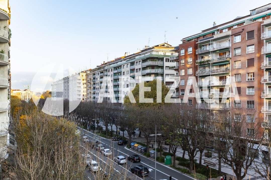 Flat for Sale in San Sebastián