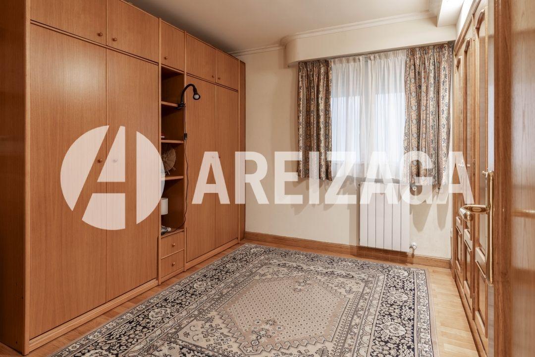 Flat for Sale in San Sebastián