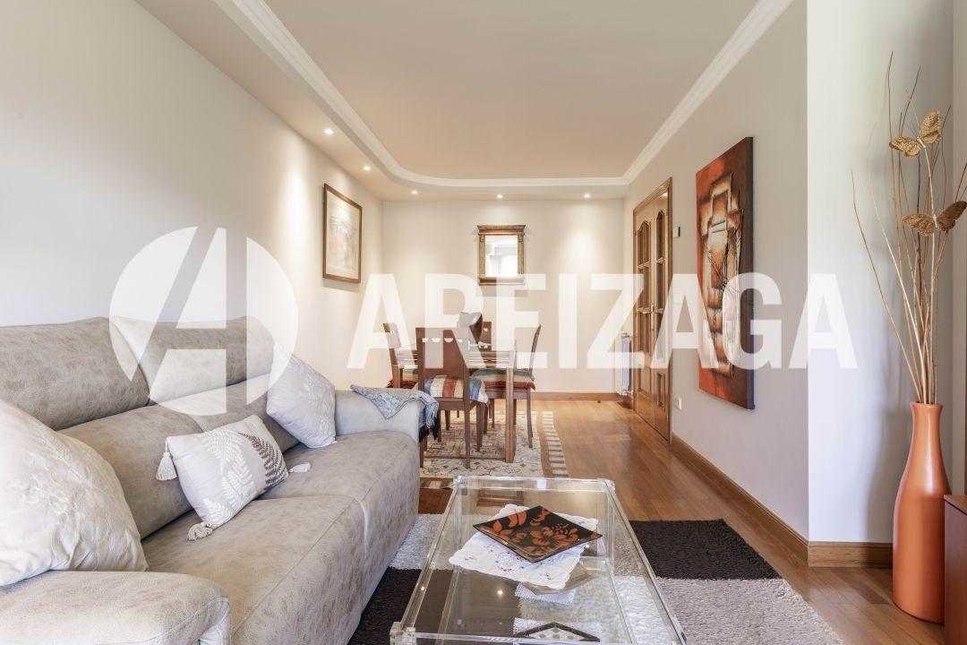 Flat for Sale in San Sebastián