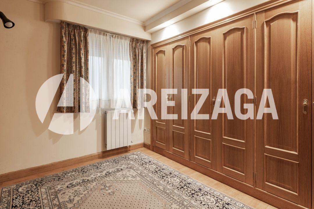 Flat for Sale in San Sebastián