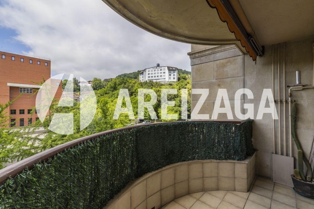 Flat for Sale in San Sebastián