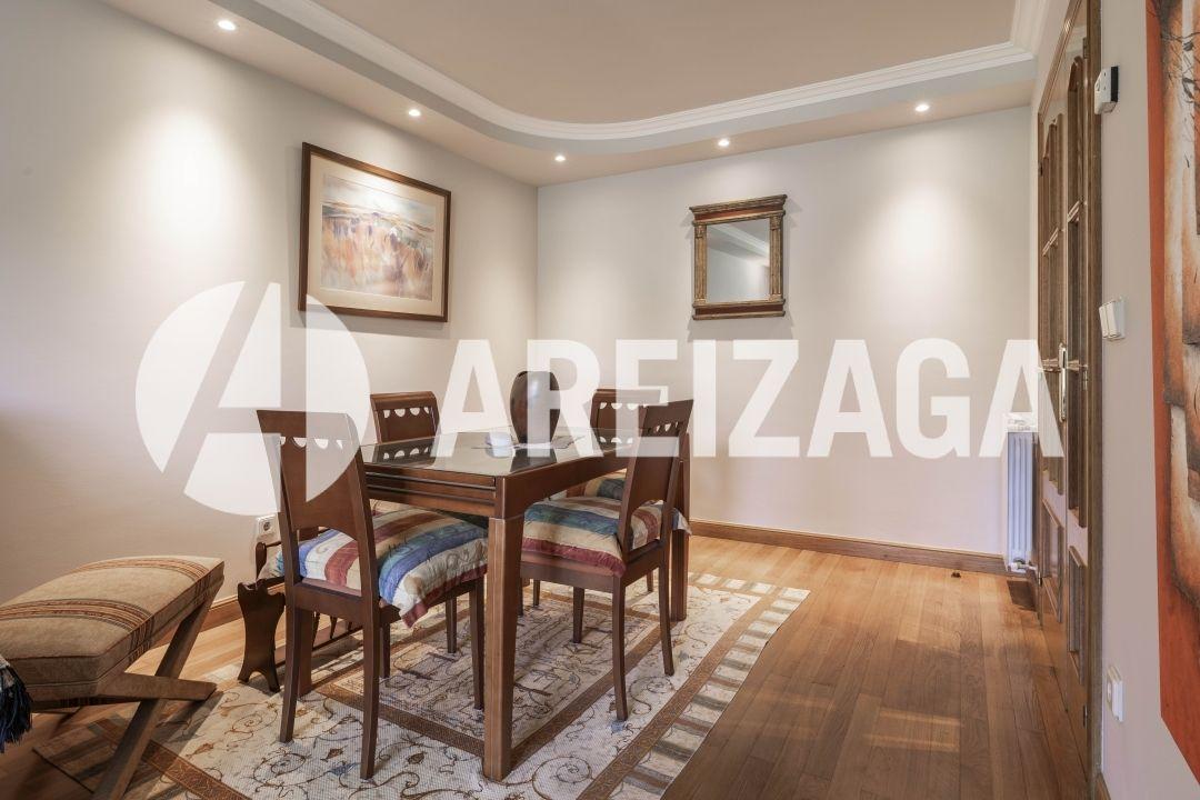 Flat for Sale in San Sebastián