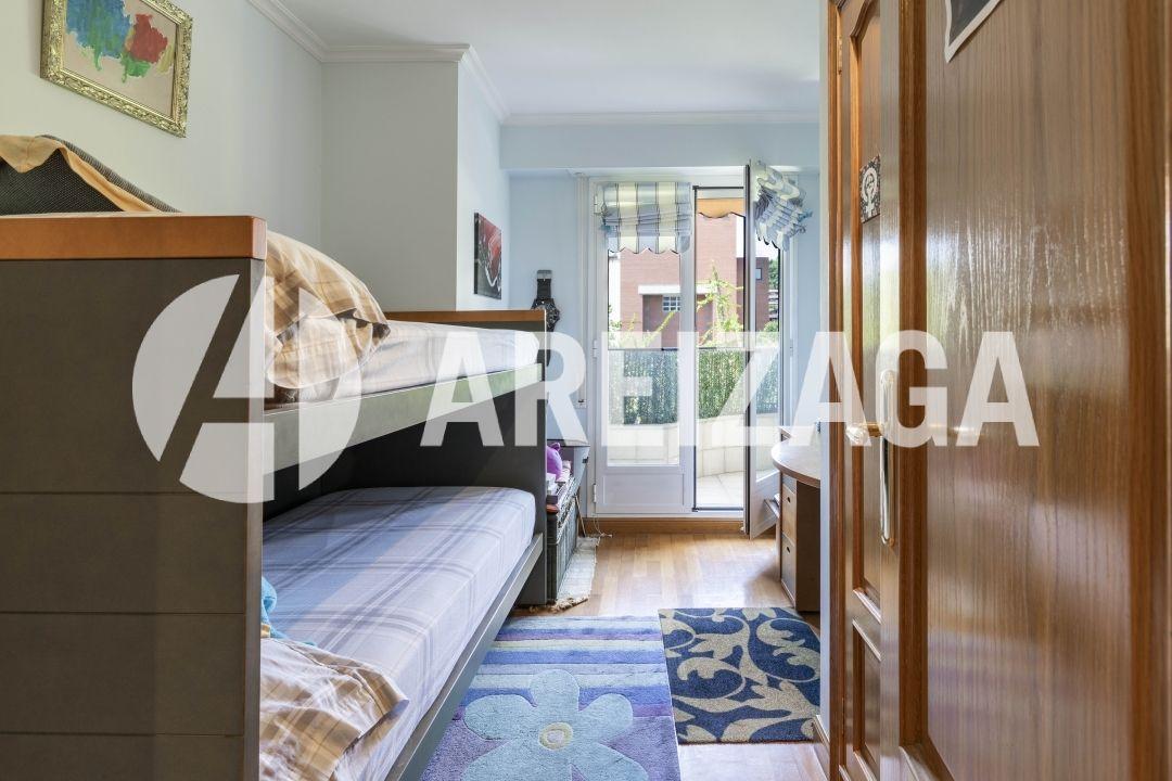 Flat for Sale in San Sebastián