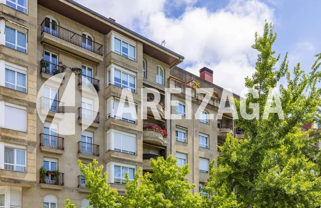 Flat for Sale in San Sebastián