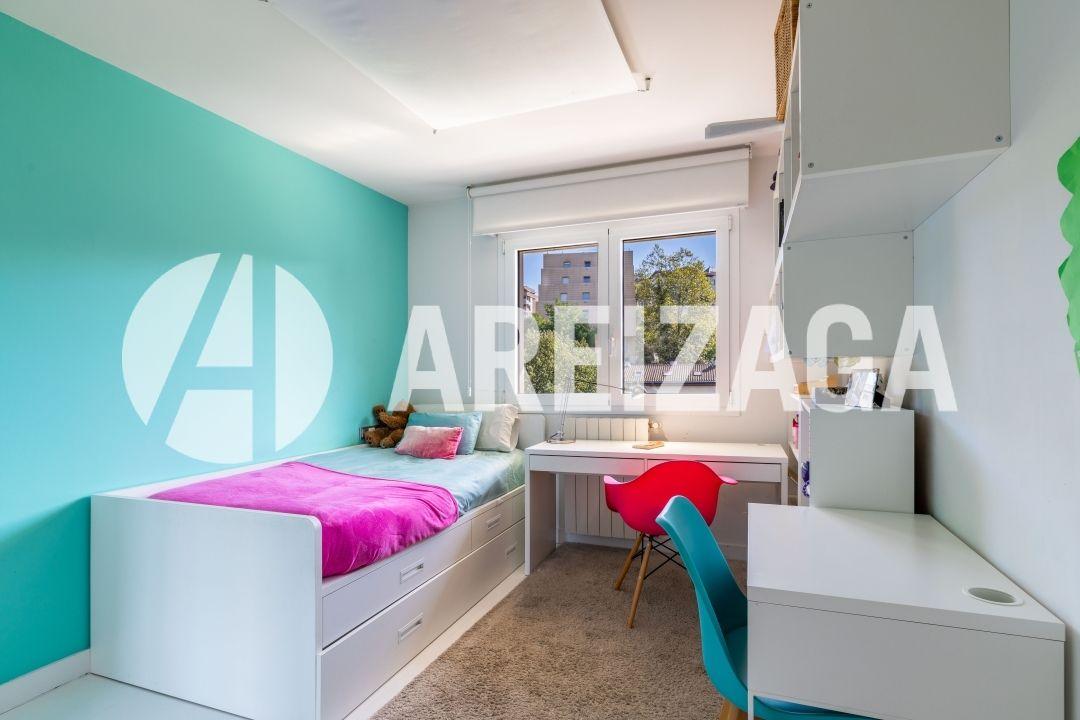 Flat for Sale in San Sebastián