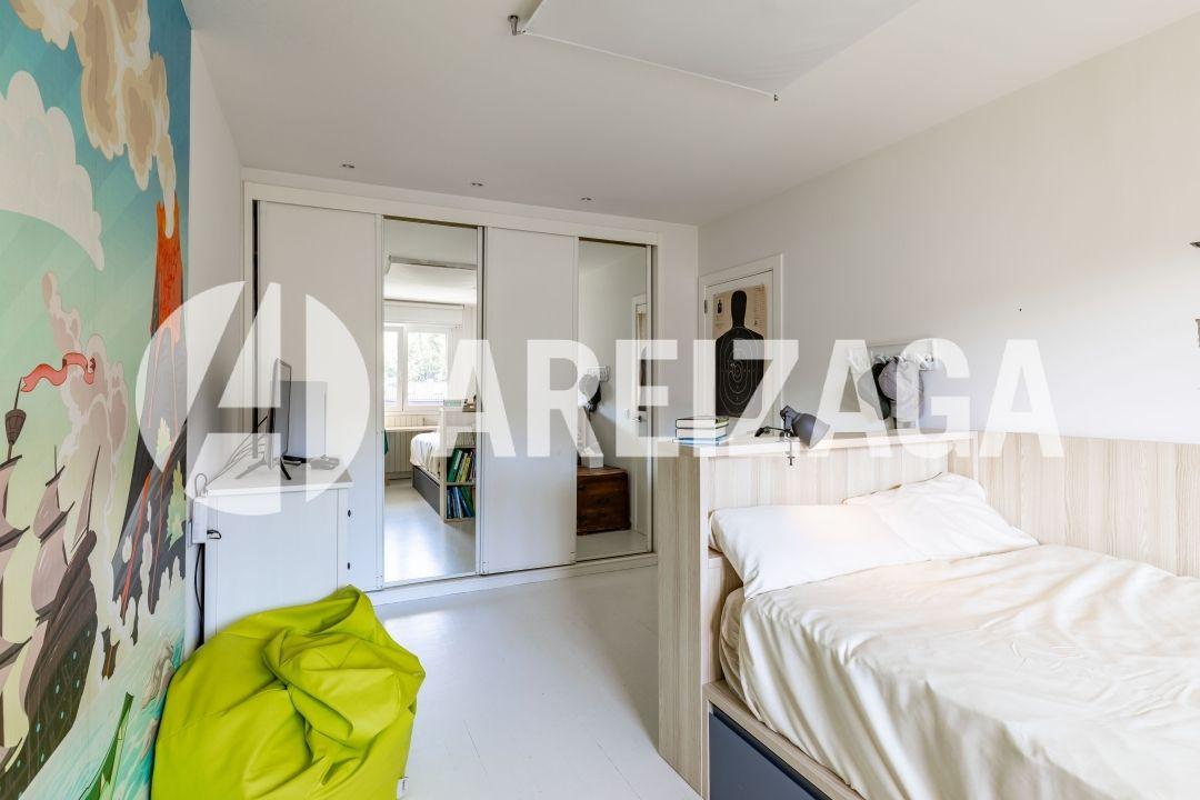 Flat for Sale in San Sebastián