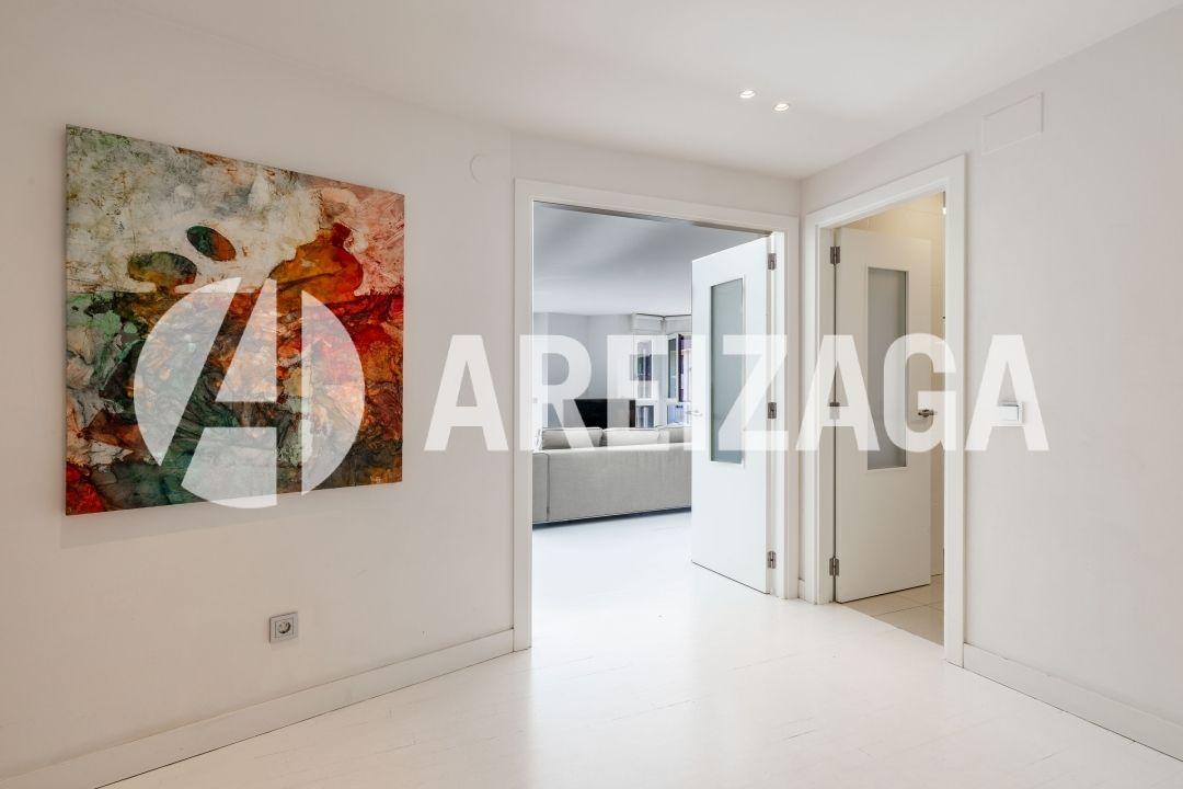 Flat for Sale in San Sebastián