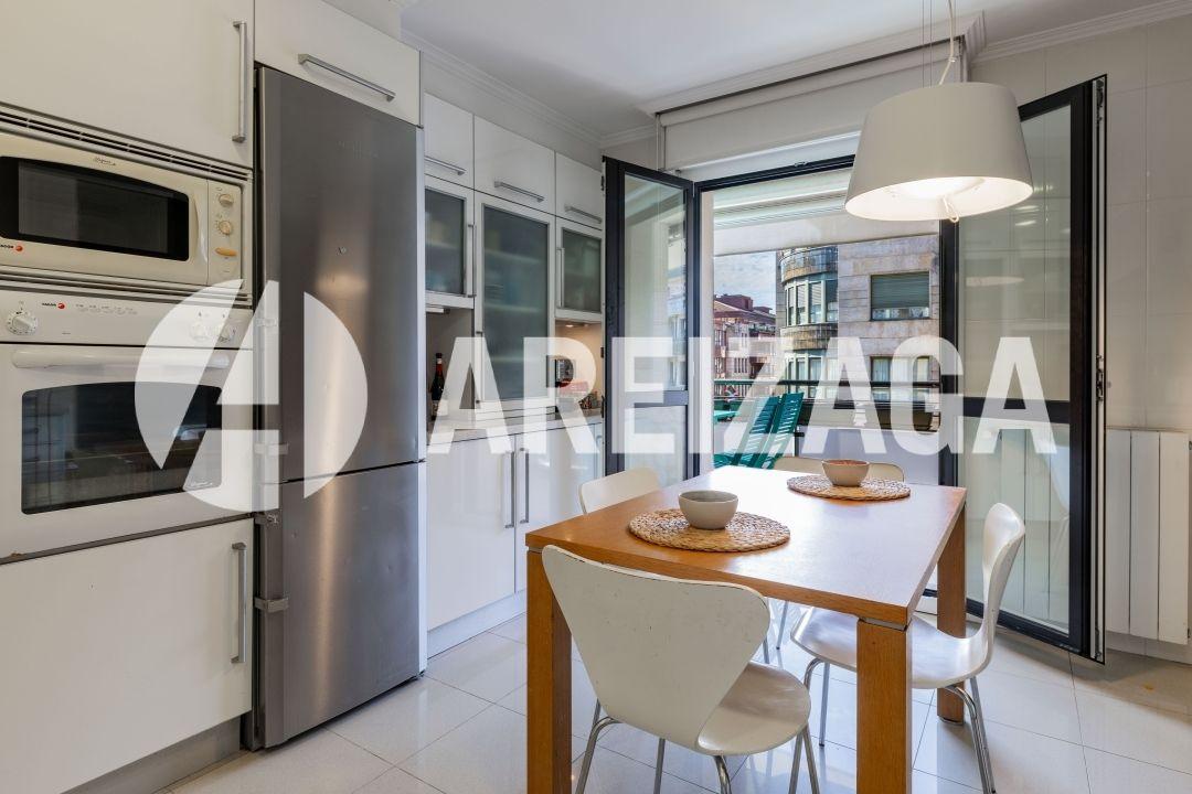 Flat for Sale in San Sebastián