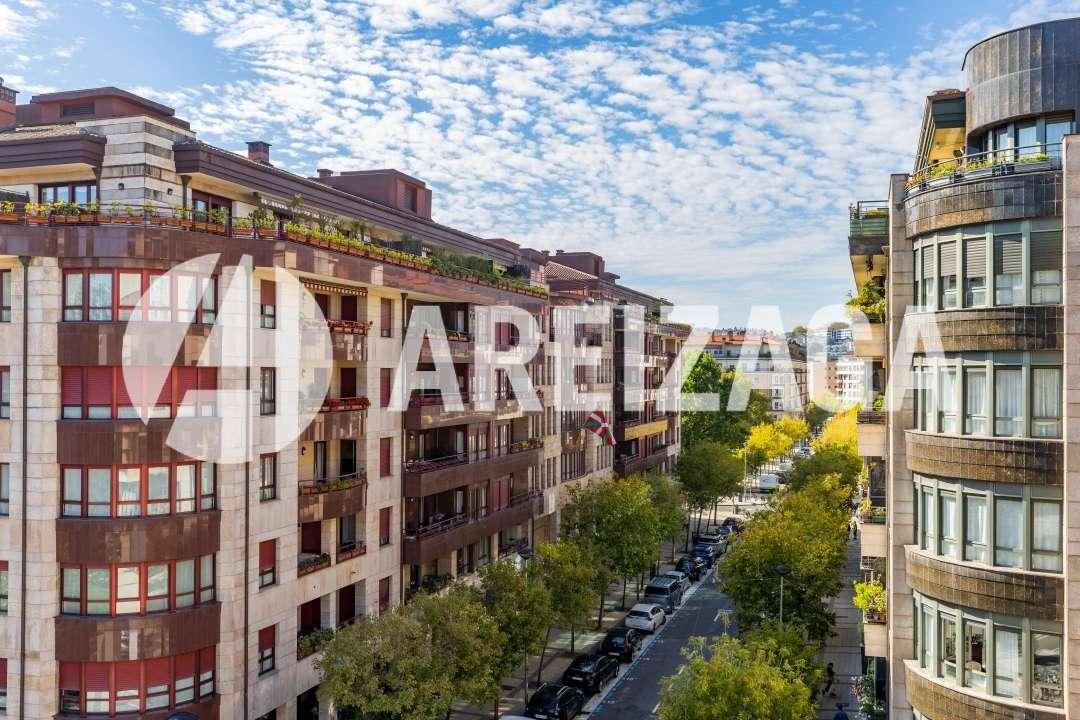 Flat for Sale in San Sebastián