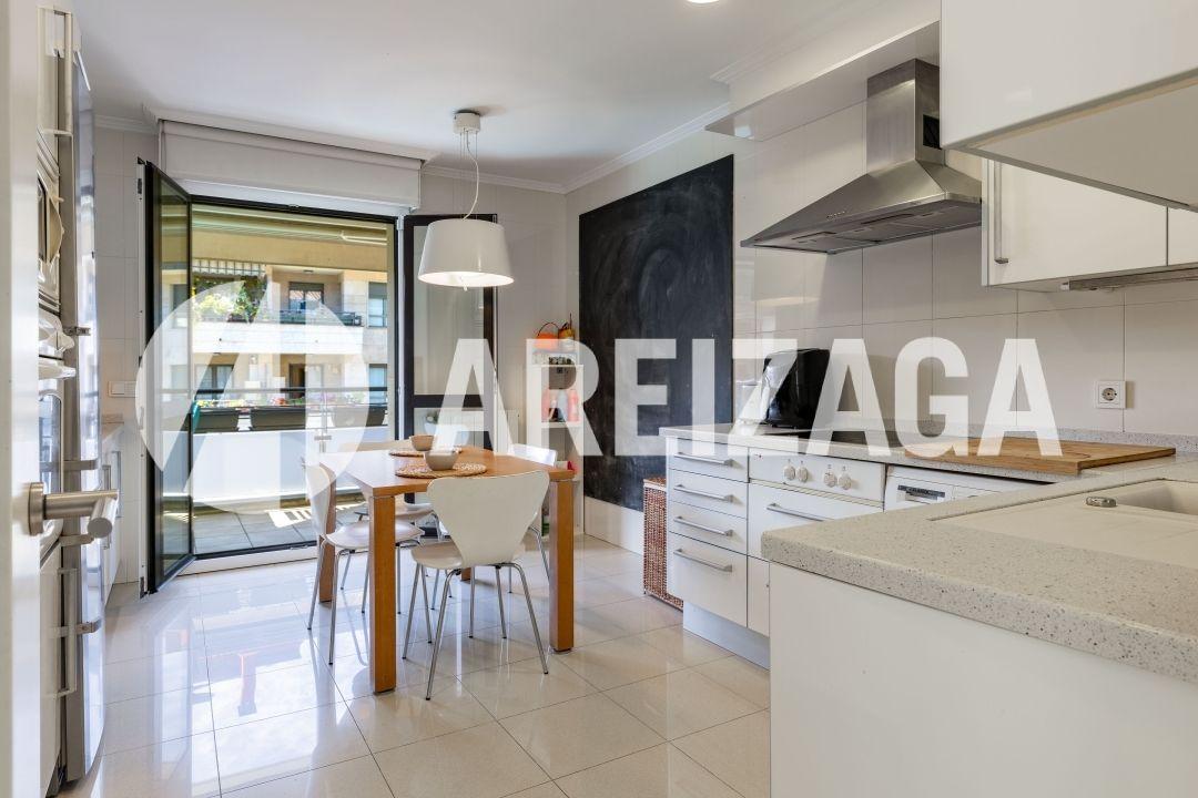 Flat for Sale in San Sebastián