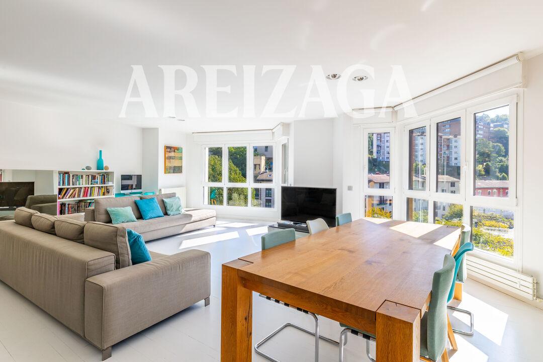 Flat for Sale in San Sebastián