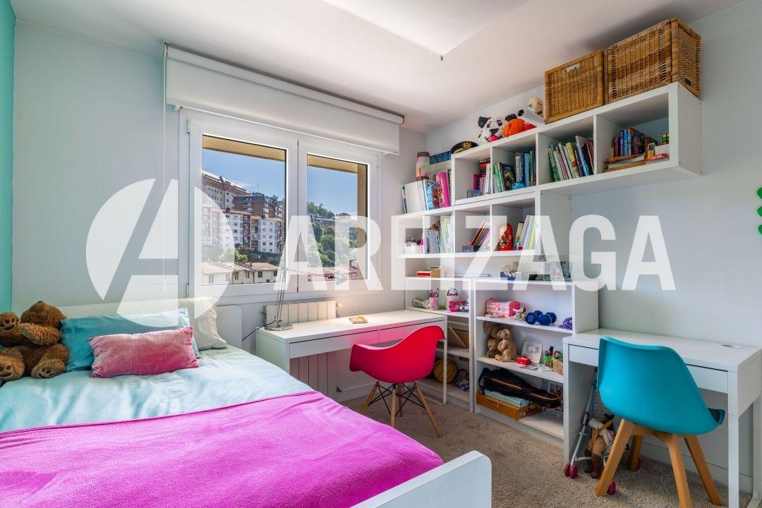Flat for Sale in San Sebastián